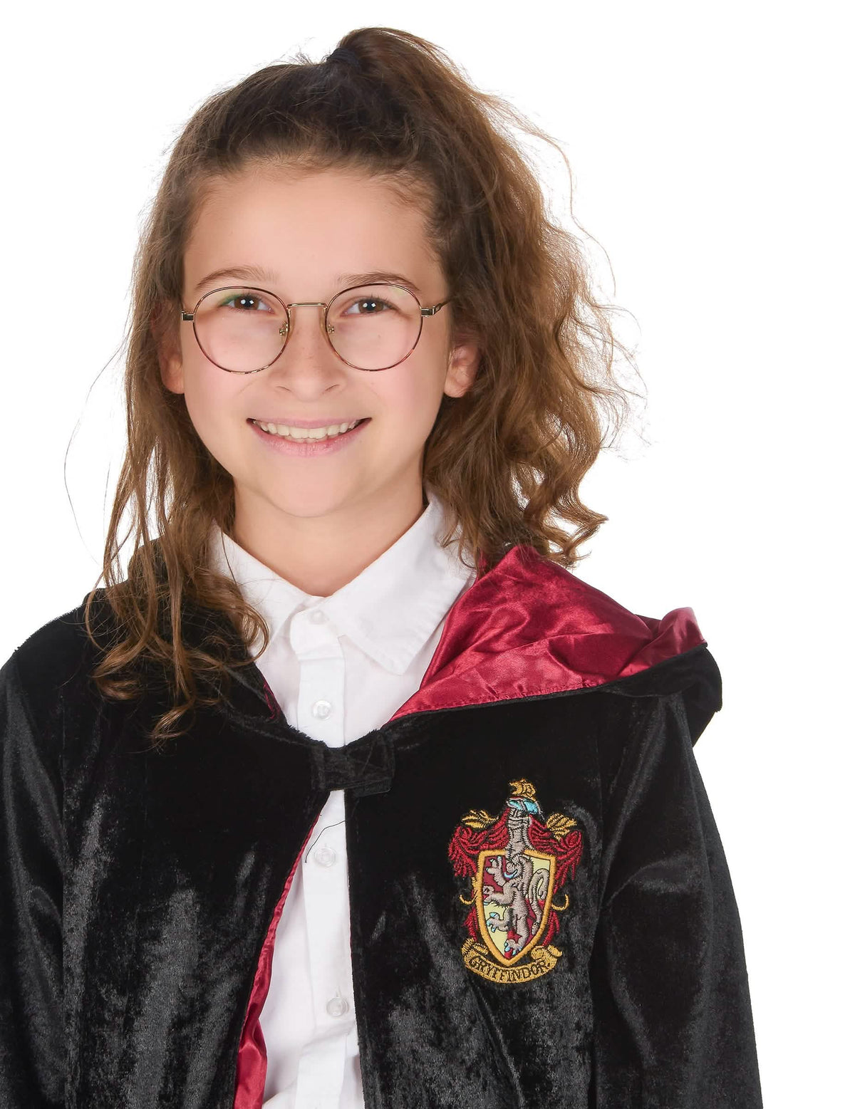 Großaufnahme des Wappens und der Brillen des Luxus-Kostüms Harry Potter-Robe