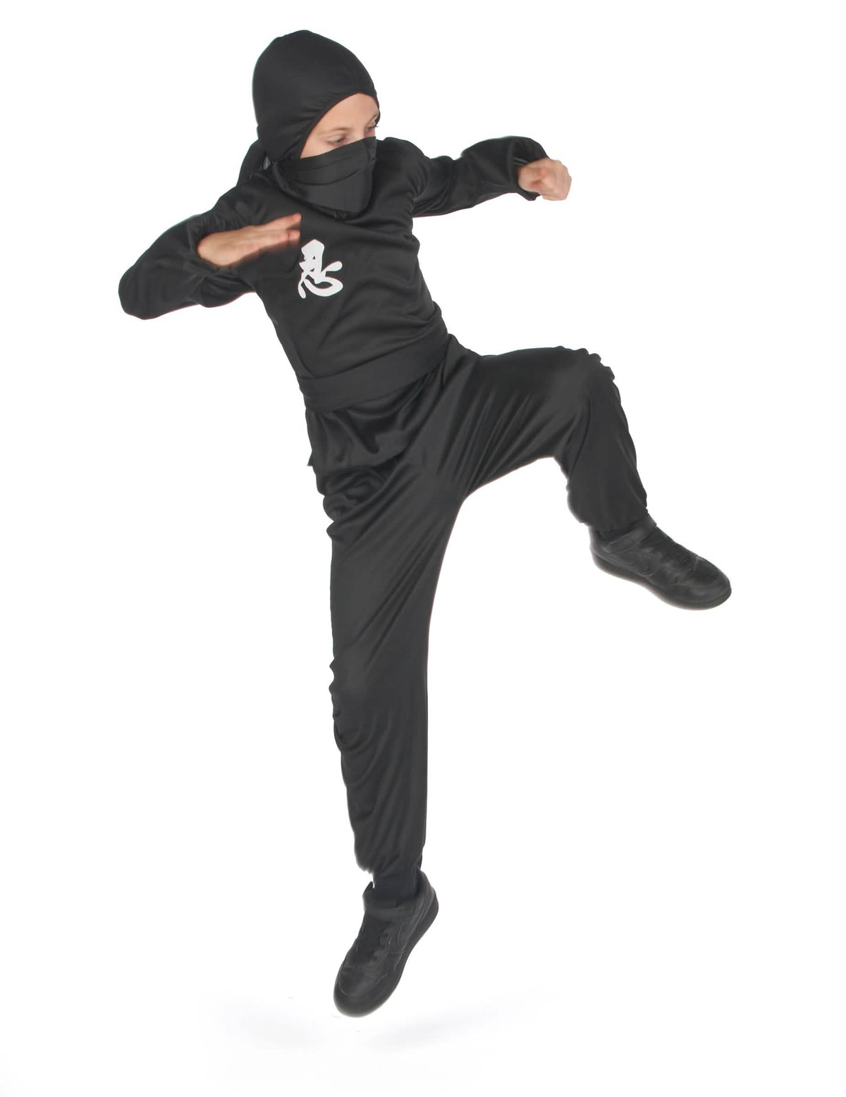 Vue en plein saut du déguisement ninja commando