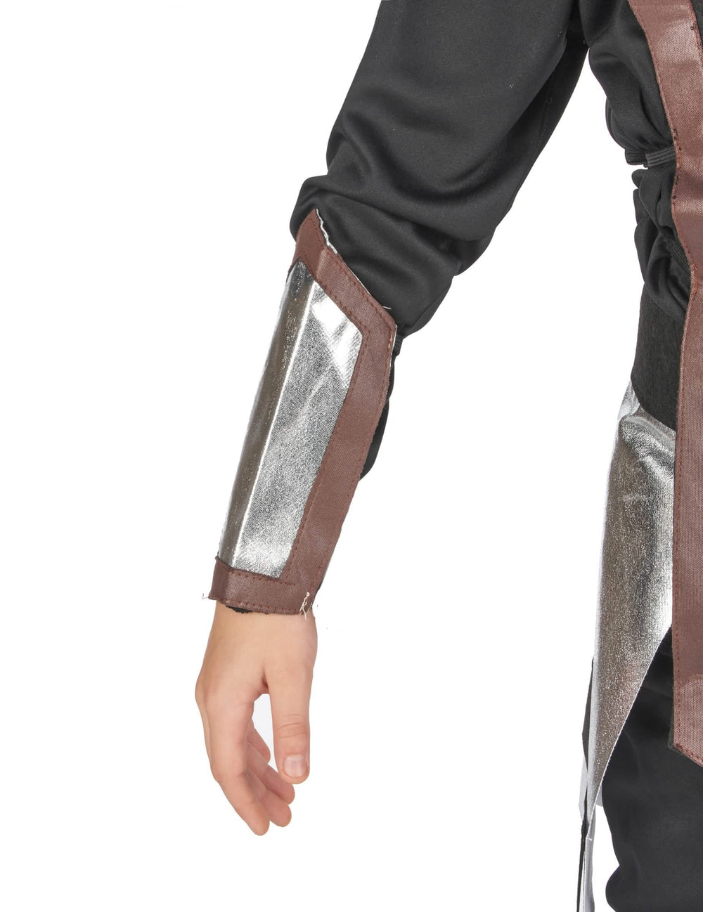 Detail des grauen, silbernen Armschützers des Ninja-Festkostüms für Jungen