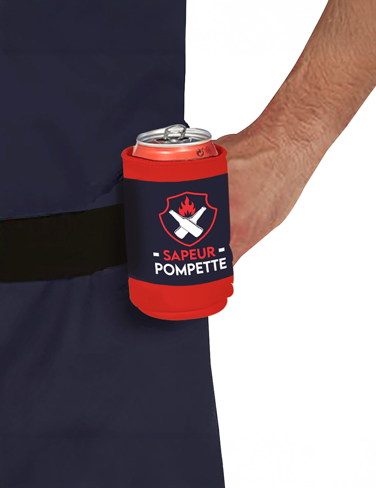 Gros plan sur le porte-bière rouge du déguisement sapeur pompette