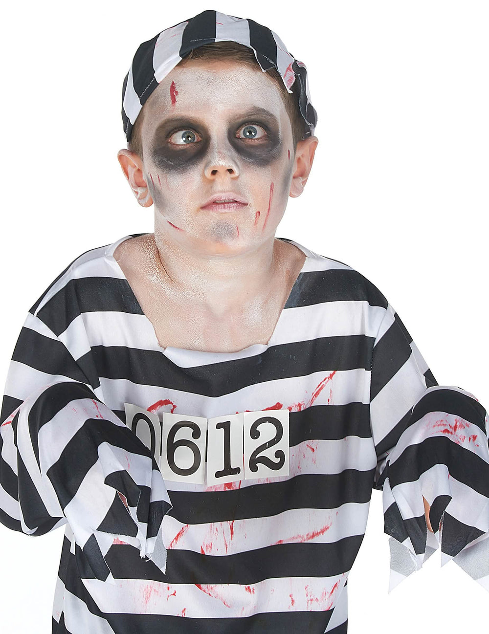 Nahaufnahme auf die Schminke des Zombie-Gefängnis-Jungen-Halloween-Kostüms