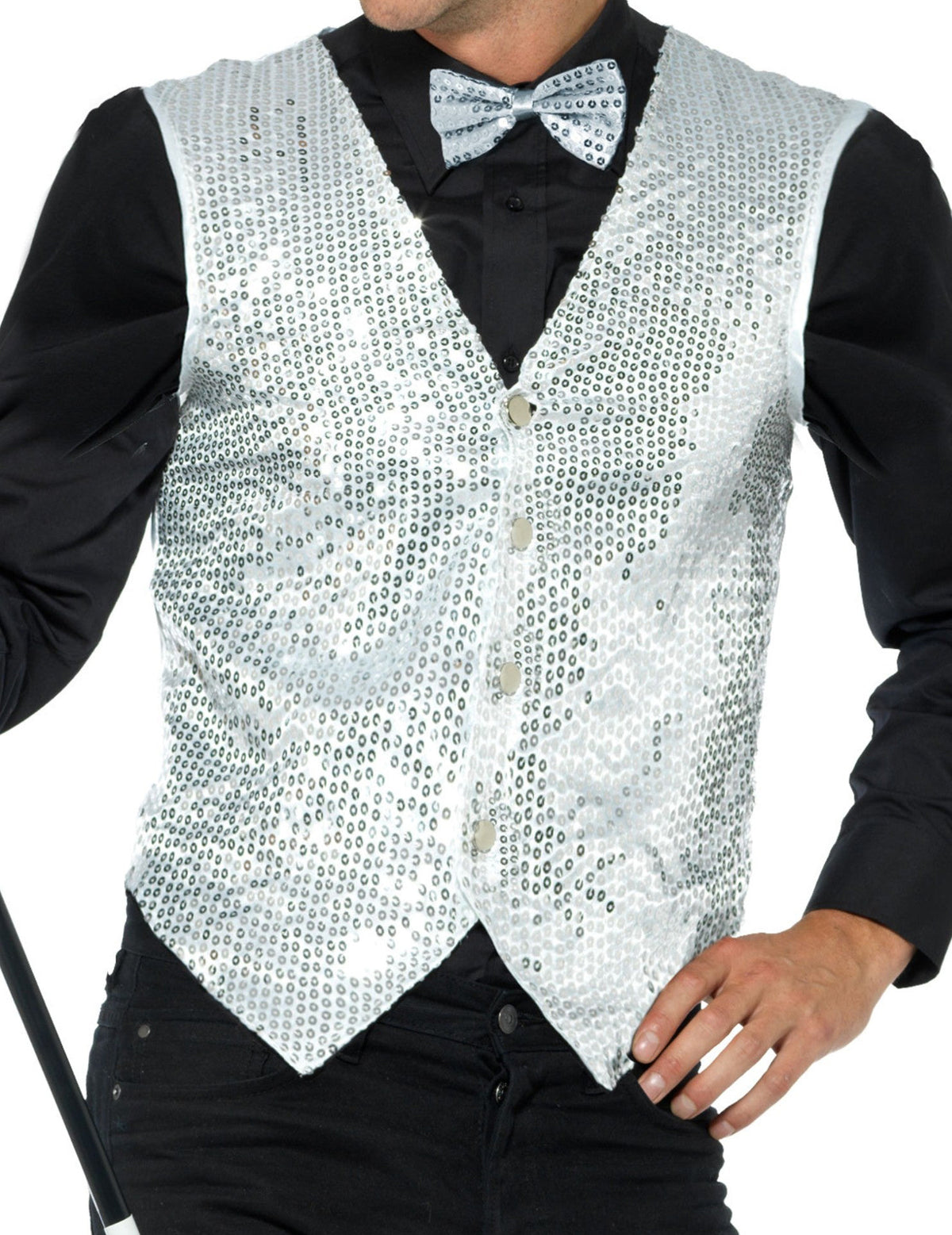 Gros plan sur les sequins et le nœud papillon du gilet à sequins pour adulte argent