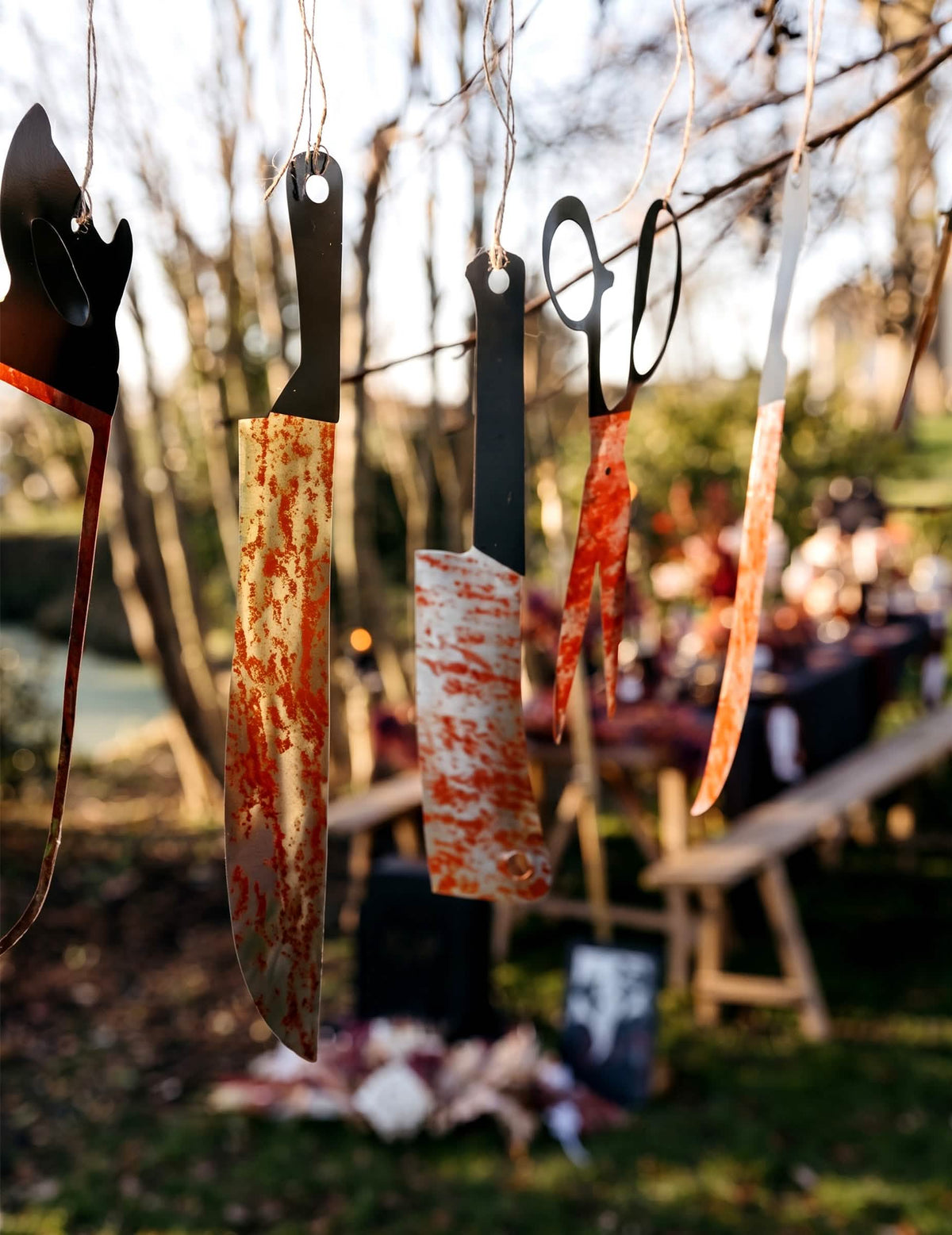 Halloween-Girlande mit 12 blutverschmierten Werkzeugen 3 m