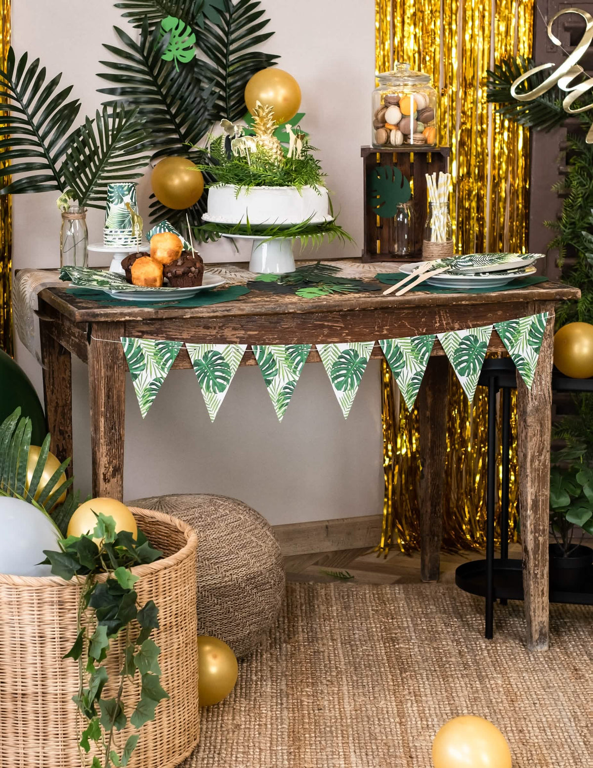 Décoration de buffet de fête de la guirlande de fanions feuilles tropicales