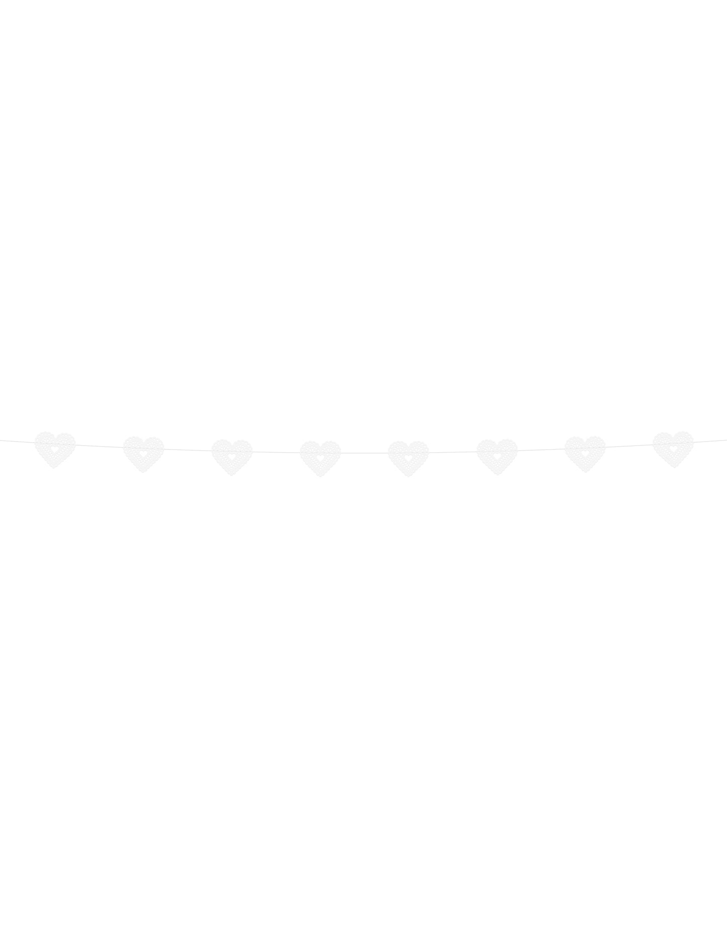 Vue horizontale de la guirlande en papier cœurs dentelle pour mariage