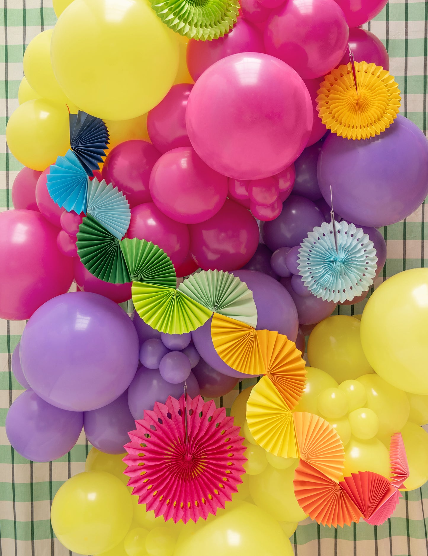 Regenbogen-Girlande mit PapierfÃ¤chern 2,5 m