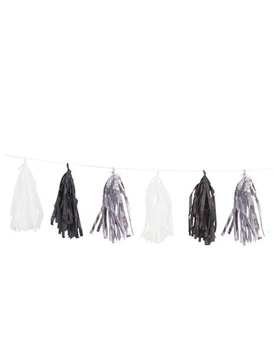 Guirlande tassel 15 pompons pour décoration de fête argent noir et blanc