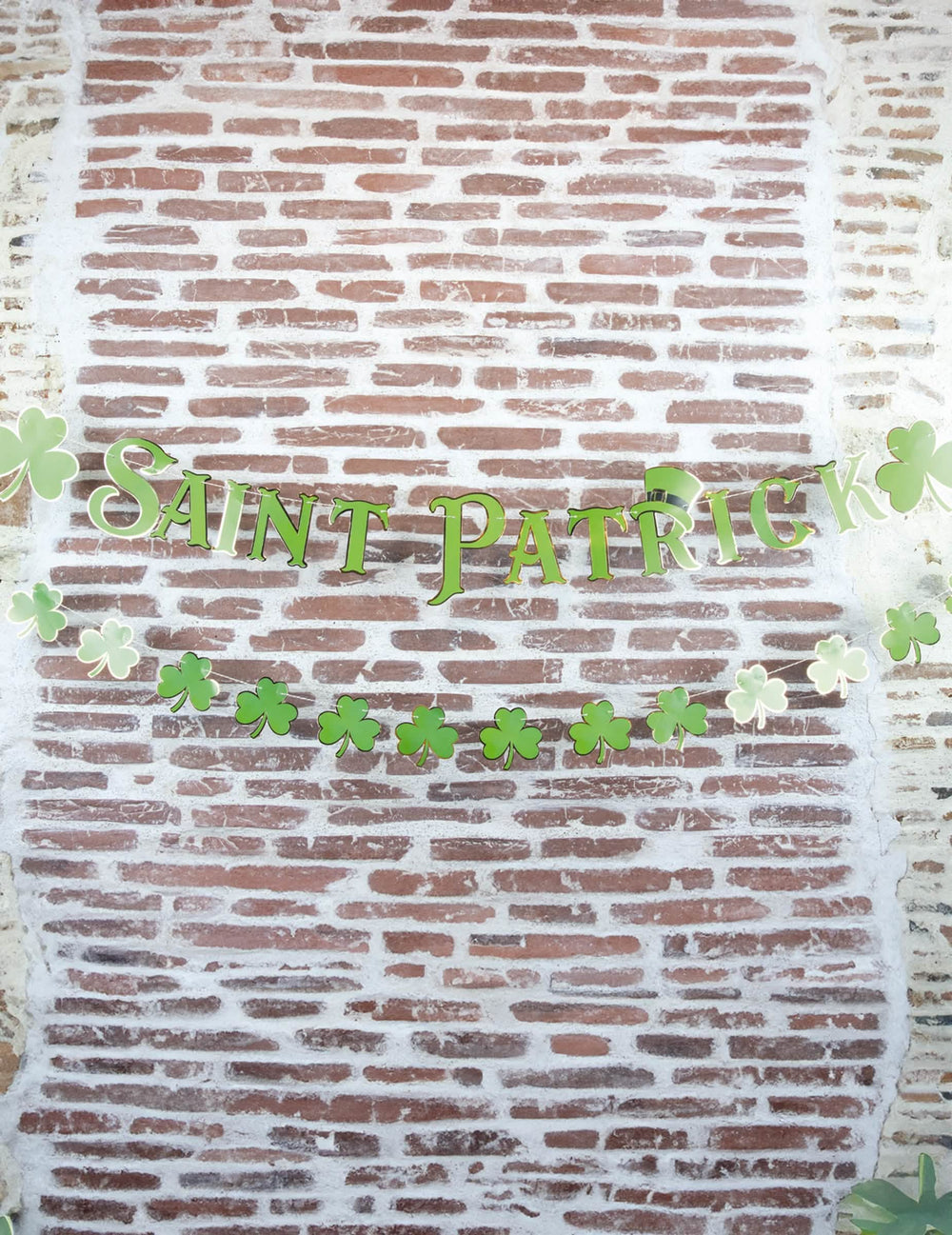 Détail de l'inscription de la guirlande trèfles Saint Patrick