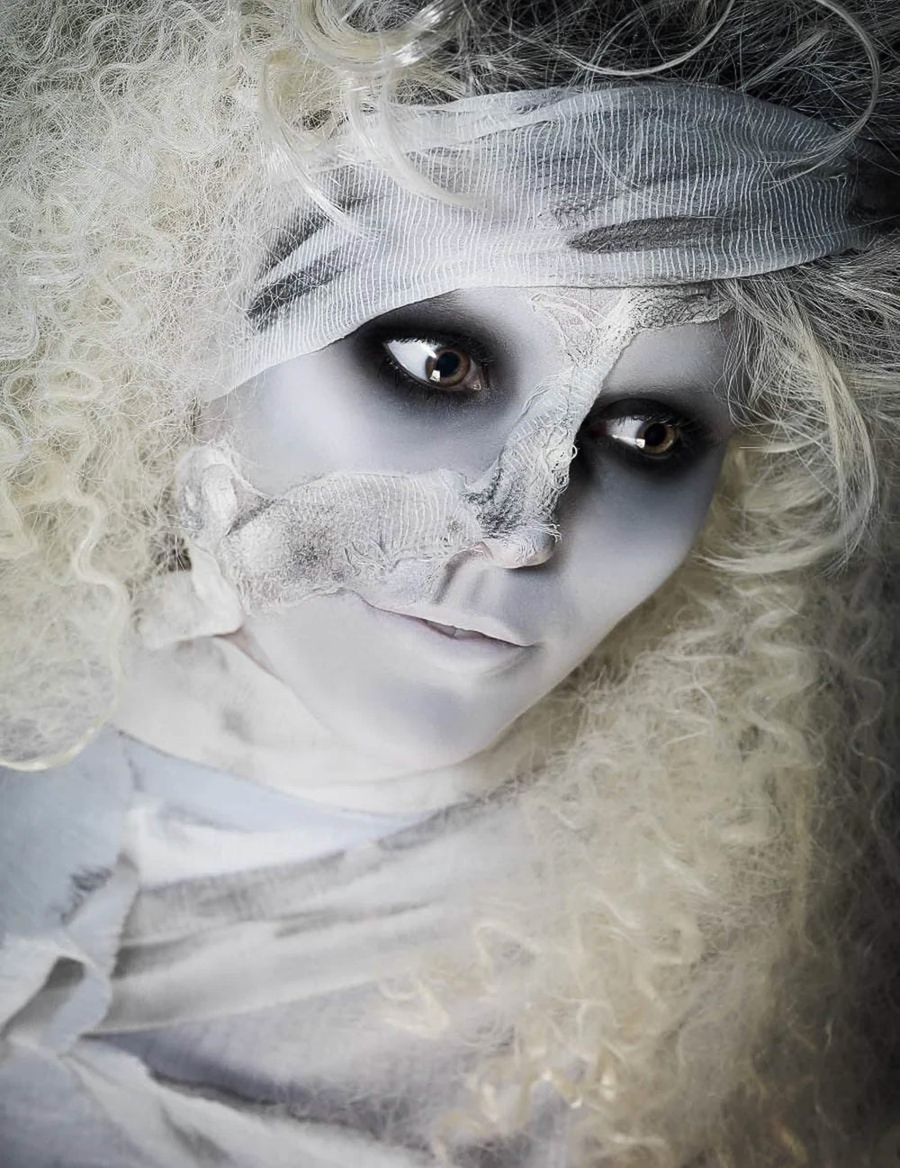 Make-up-Set Mumie für Erwachsene Weiß und Farbe Grau mit Verbänden Halloween