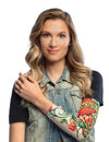 Bunte True Love Arm-Tattoos für Frauen mit Herz- und Rosendesigns