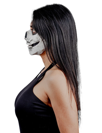 Vue de profil du maquillage squelette