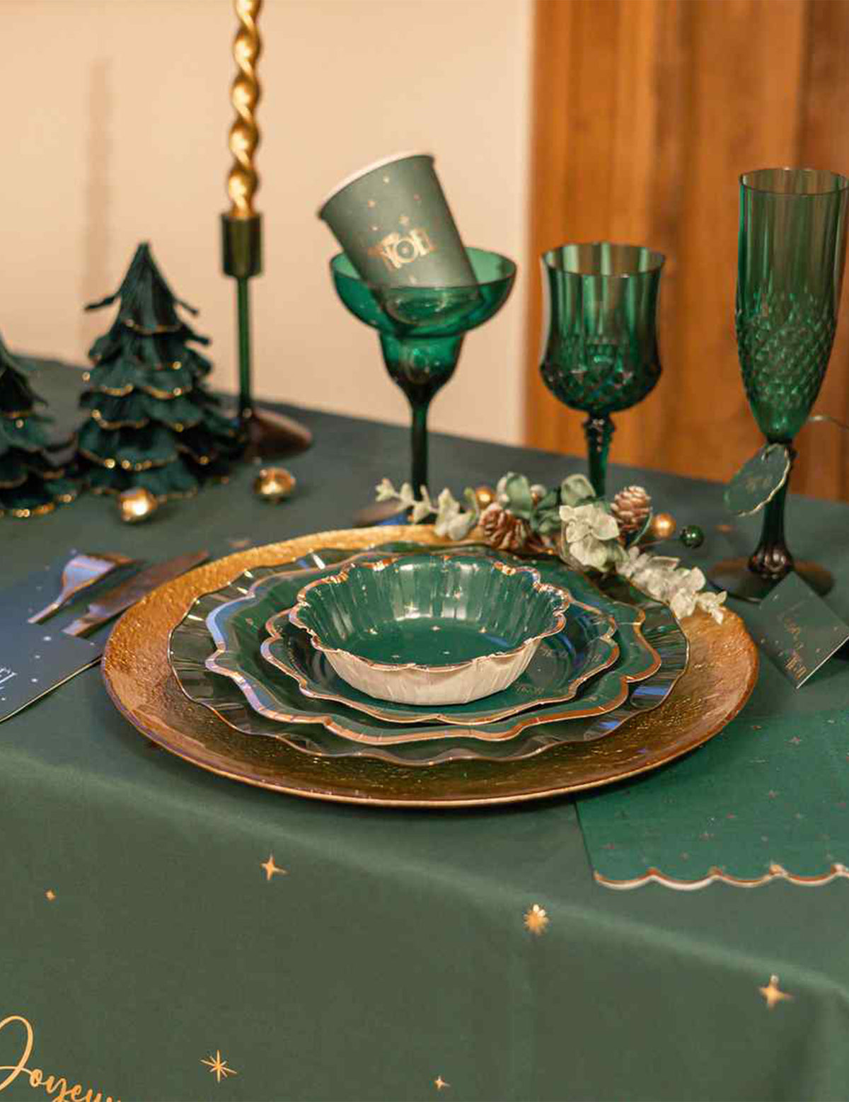 Stofftischdecke Frohe Weihnachten dunkelgrün und gold 140 x 240 cm