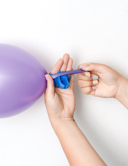 Démonstration de l'utilisation de l'outil noeud de ballon de baudruche facile