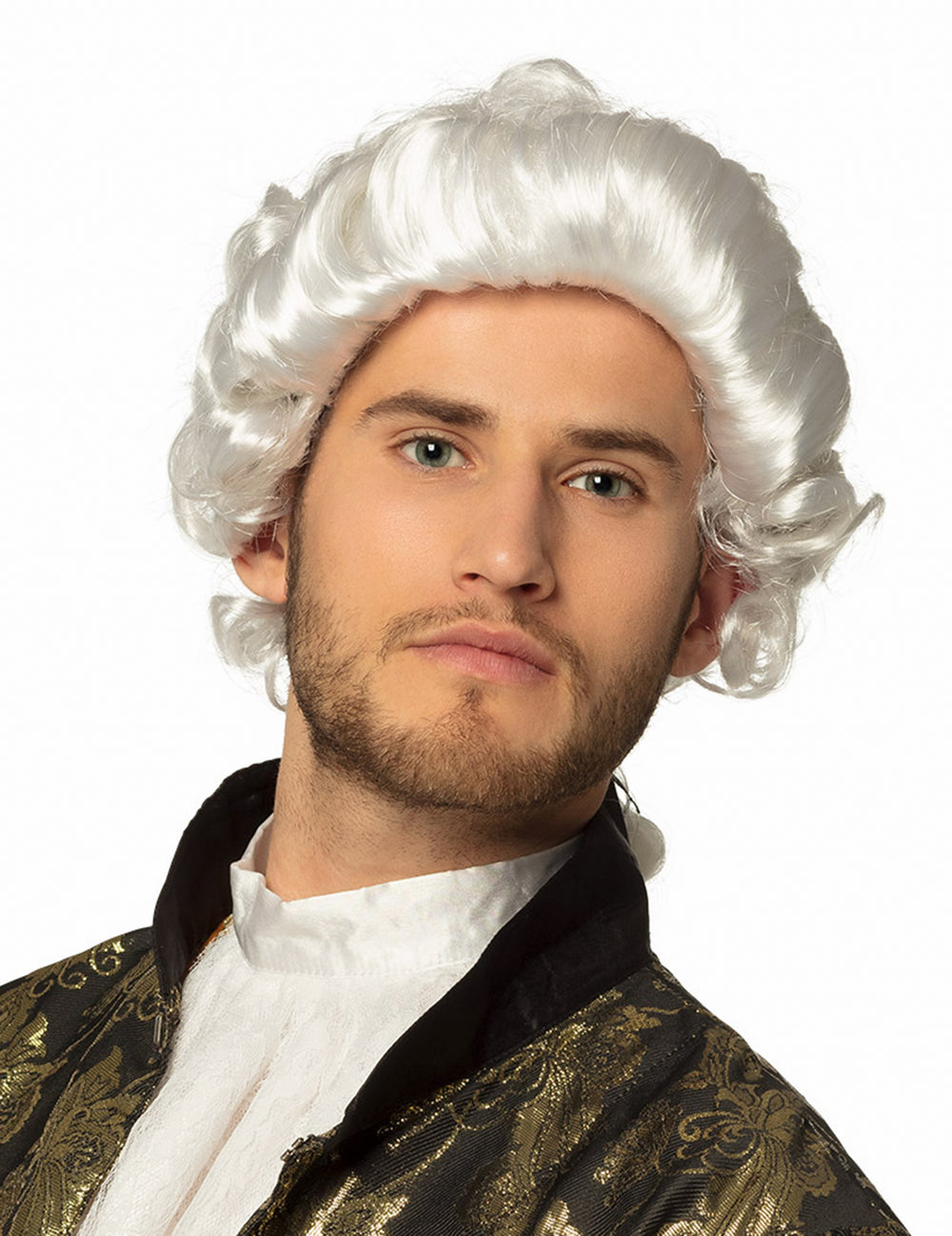 Gros plan sur les boucles de la perruque baroque pour homme