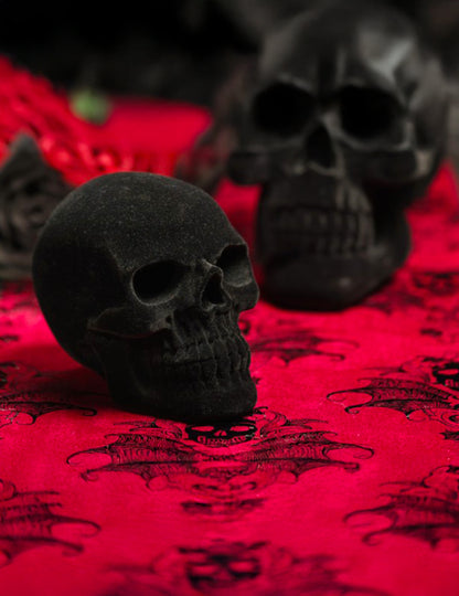 Halloween Totenkopf klein schwarz Samteffekt Deko 9,5x15x11 cm
