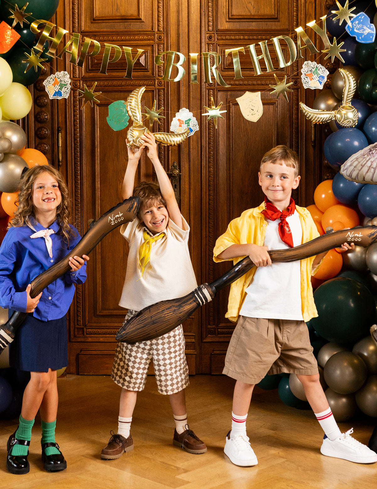Harry Potter™ Folienballon-Duo Besen & Goldener Schnatz