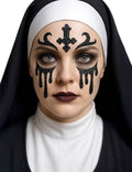 Halloween- Make-up mit Pailletten