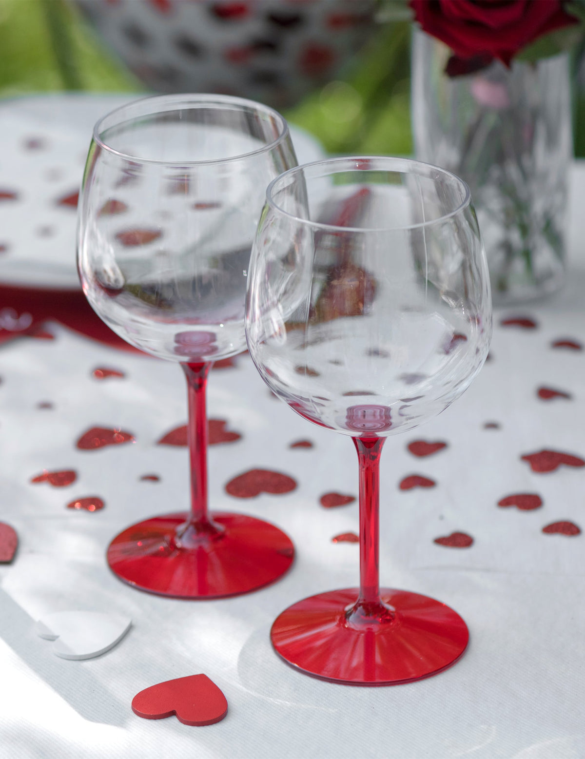 Kunststoff-Cocktailglas mit rotem Fuß, 58,2 cl